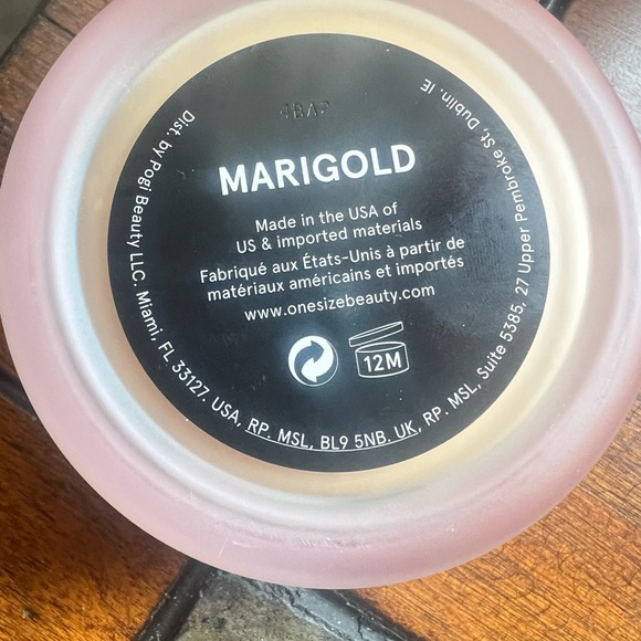 NIB Marigold O/S ULTIMATE SETTING POWDER 1.2 oz no flashback - Picture 3 of 6